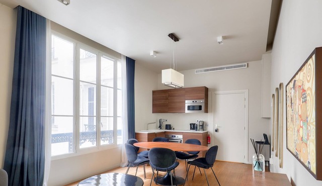Urban Flat 110 - Luxury 3BDR Flat near Opera Paris