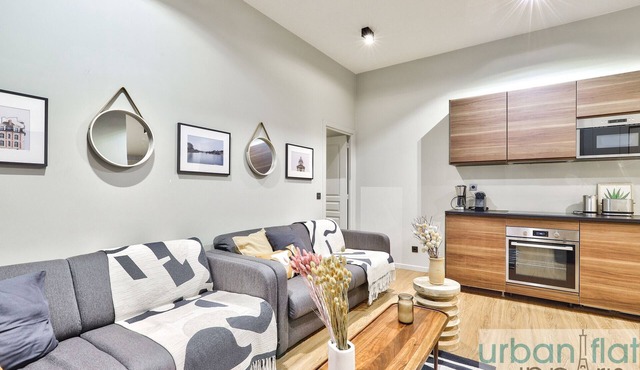 Urban Flat 140 - Beautiful Flat near Saint-Germain des Pres