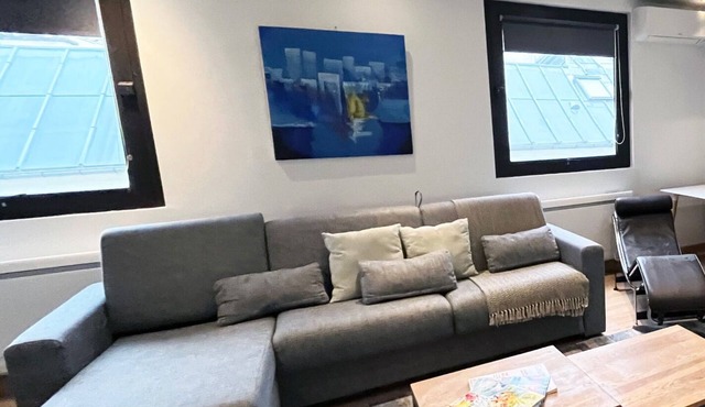 Urban Flat 166 - 4BDR Luxury Apartment in Center of Paris