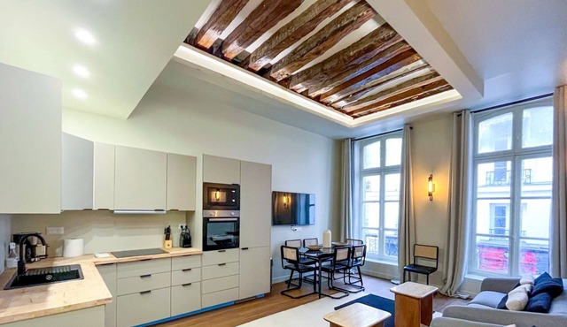 Urban Flat 188 - Stunning 4 Bedroom Flat in Paris