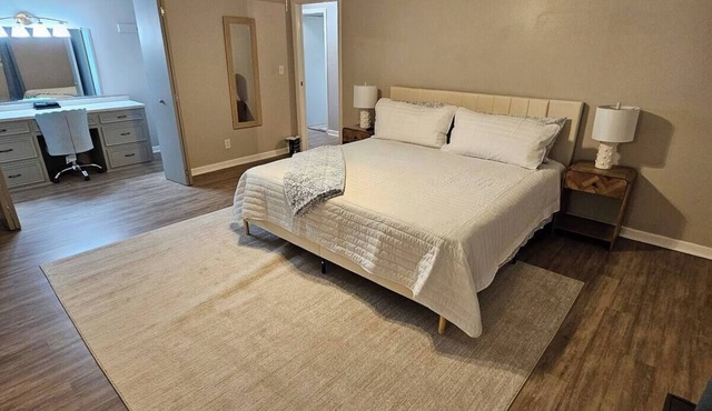 Urban Haus with King bed