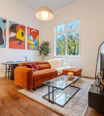 Urban Haven, Modern Comfort in Downtown MTL