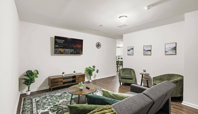 Urban Haven XL - NYC & Newark w/free parking