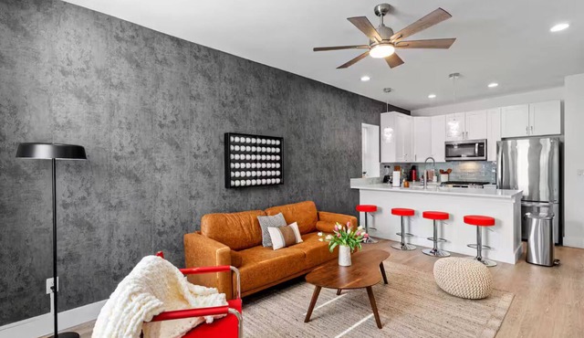 Urban Hearth/Modern 2BR Near Tower Grove