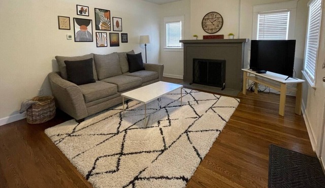 Urban Hideaway - Cozy & Remodeled 2 BR!
