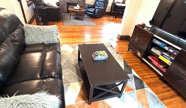 Urban HideawaynComo, U of M, Stadiums, downtown Mpls & St Paul, MOA, MSP AirPort