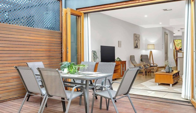 Urban Junction Walk to Mawson Lakes Dining and Shops