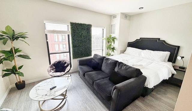 Urban Jungle Retreat (417)
