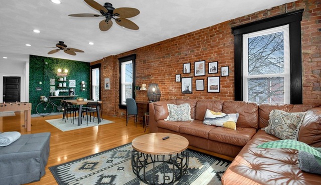 Urban Loft 2-story 1BR Near DT on Historic Street