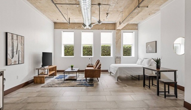 Urban Loft in the City!