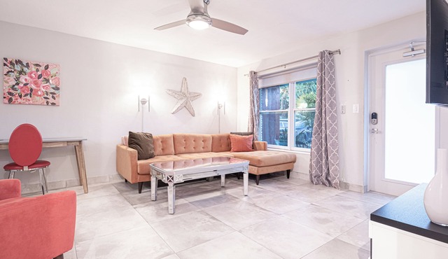 Urban Luxe Nightlife Escape · 3BR/2BA · Sleeps 8