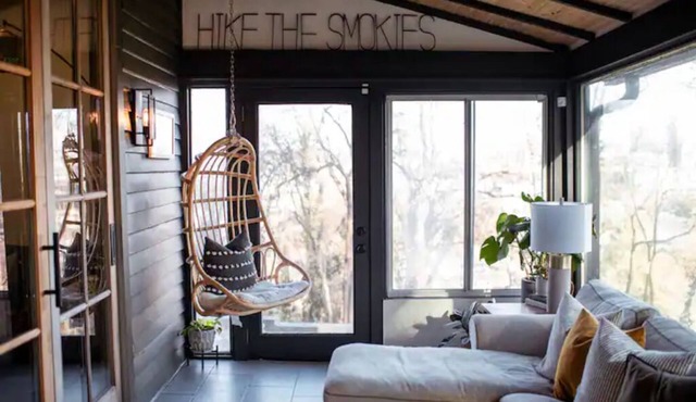Urban Mountain Home—1 mile from UT Campus, Convention Center, Downtown Knx