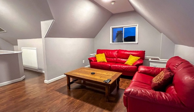 Urban Mountain View Apartment