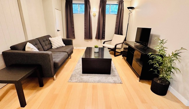 Urban Nest in Beautiful St Boniface. Simple. Bright. Clean. Walkable. Amenities.