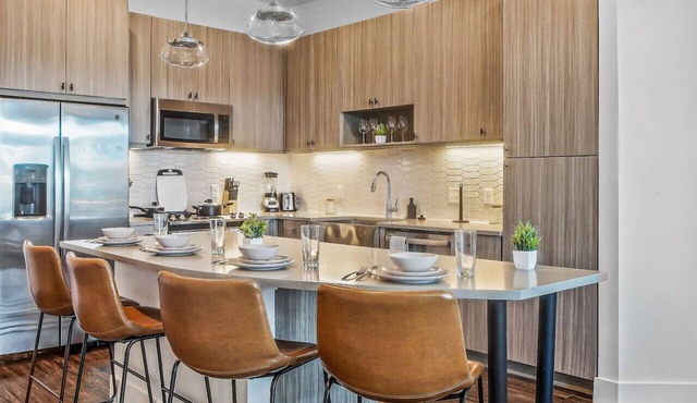 Urban Oasis 2BD|2BR Apartment
