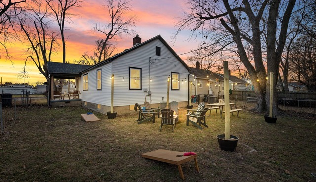 Urban Oasis: A Charming Downtown Retreat with Game Room, Firepit and Yard Games