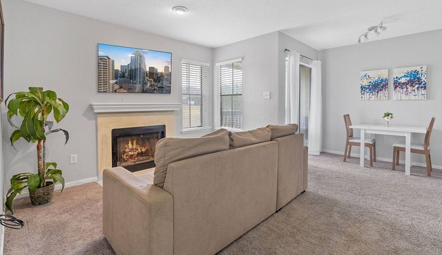 Urban Oasis: Balcony Condo Close to SoCo & Downtown - Austin’s Premier Spot!