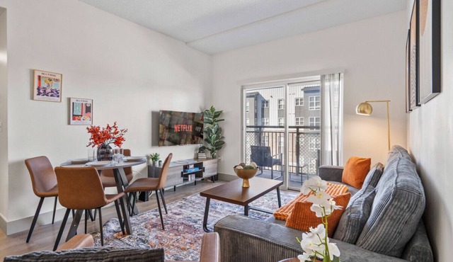 Urban Oasis | Balcony, Free Parking, Views, Gym