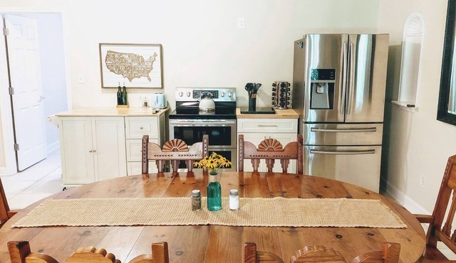 Urban Oasis I Large 2bd/1ba I Surrounded by Nature I 30 mins to DC
