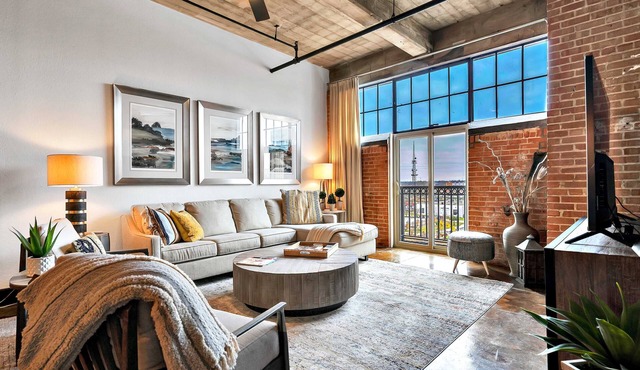 Urban Oasis In Downtown Waco; short walk to Silos