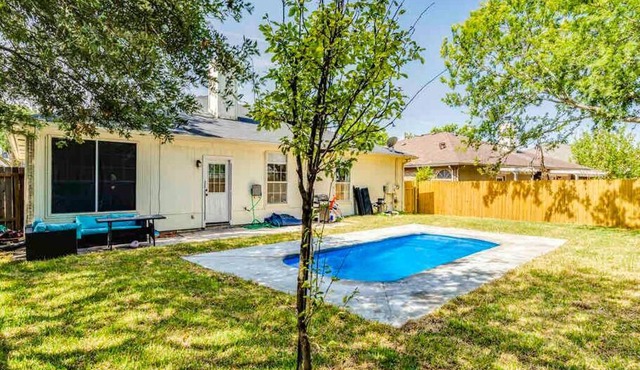 Urban Oasis North ATX , 5BR 2BA,Heated Pool