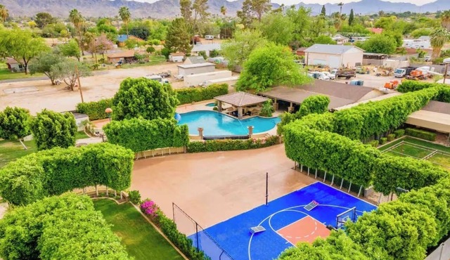 Urban Oasis Private Resort-Style Home w/Pool, Spa & Prime Location