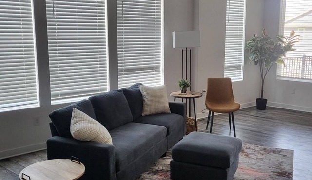 Urban Oasis: Stylish 1BR Austin