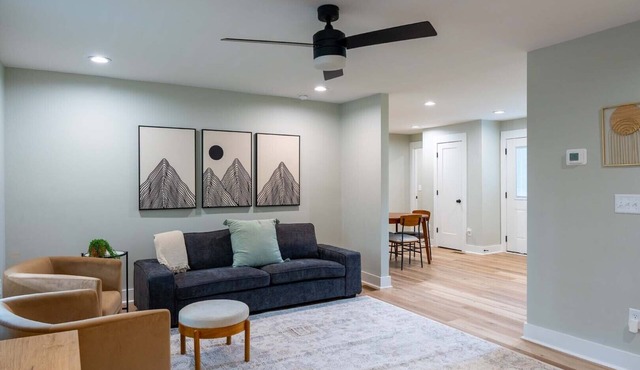 Urban Oasis w/King Bed – 3 BR Near Duke & DT