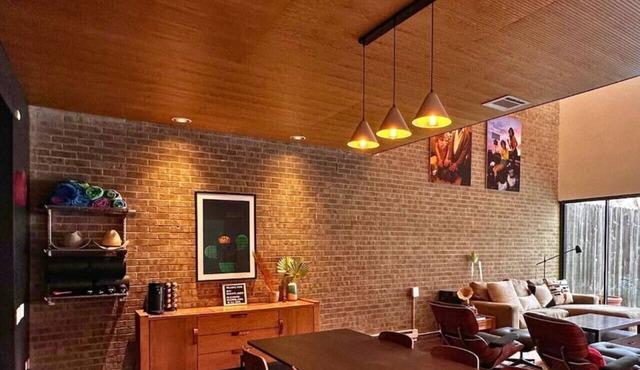 Urban Retreat in Montrose with Private Pool