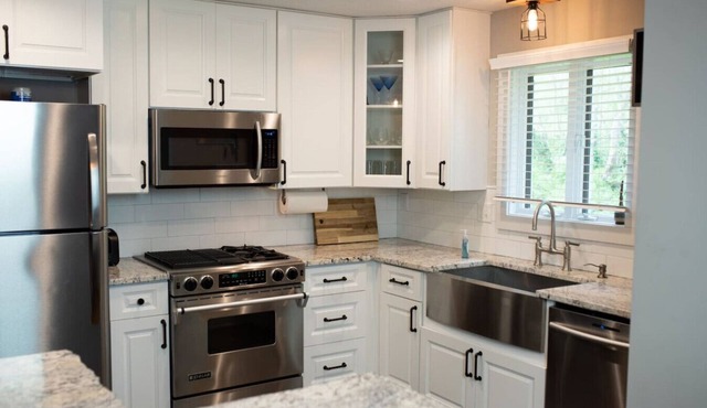 Urban Retreat @Keystone 2BED/1BA Wooded Sanctuary