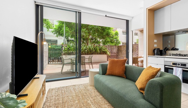 Urban Sage Tranquil City Stay near Cafs and Markets