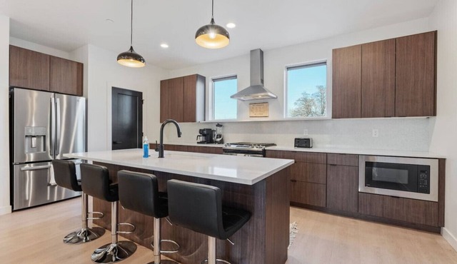 Urban Ski Loft | Modern Townhome in SLC Near Mtns!