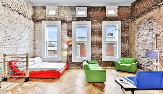 Urban studio in downtown Shelbyville in the heart of the Bourbon trail