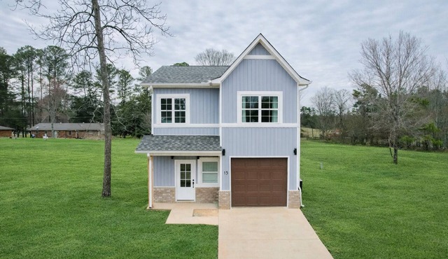 Urban Stylish Escape to Pickwick Lake
