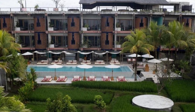 Urban Suite room 2 minutes walk to Pererenan beach