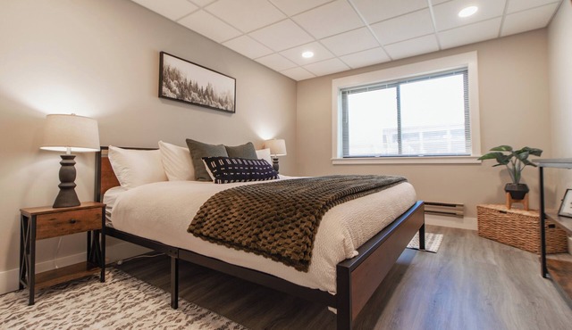 Urban Woods Retreat | In the Heart of Downtown