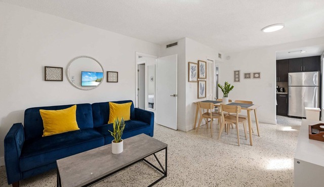 URBAN4-1 | relax after exploring Brickell City