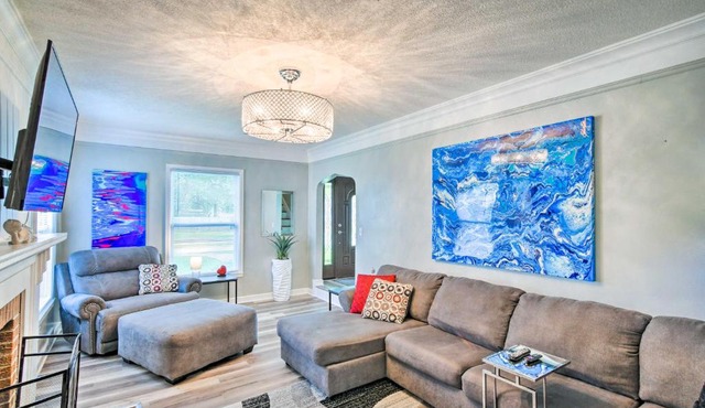 Urbandale Oasis Game Room, Patio, Grill and More!