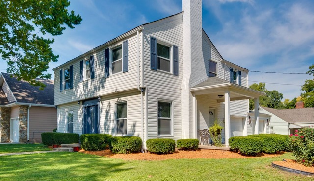 Urbandale Oasis: Game Room, Patio, Grill & More!