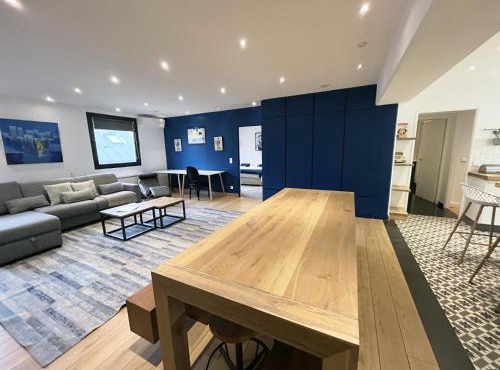 UrbanFlat 166 - Grand Appartement au centre de Paris