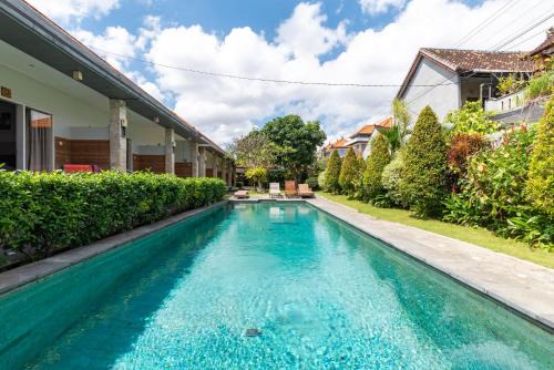 Urbanview Asung 2 Guesthouse near Canggu