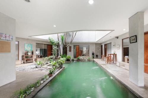 Urbanview Hotel The Lodge Karawaci