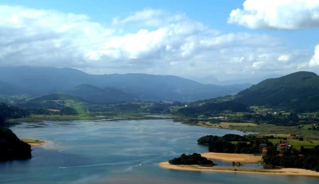 Urdaibai Sokaire of Mundaka