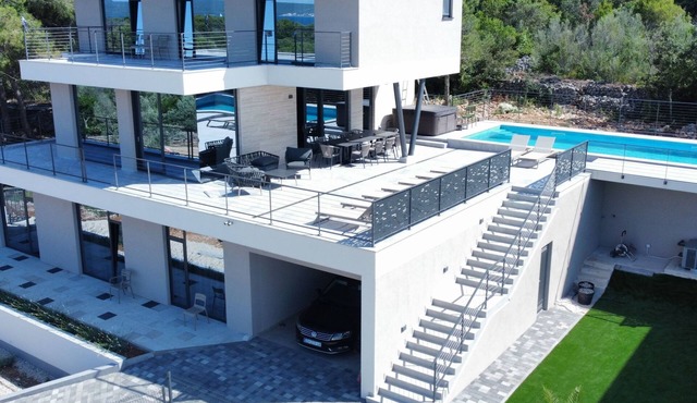 Urlaub Luxusvilla "Villa Supreme Pasman" neu by Interhome