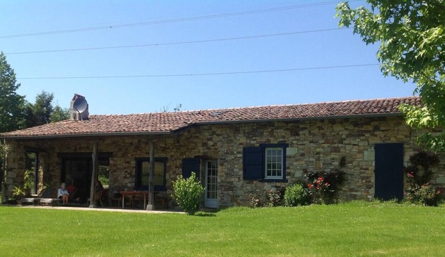 Urrugne ⎜Beautifully renovated sheepfold facing La Rhune · 4 bedrooms, 8pax