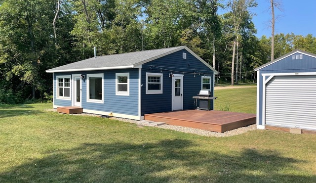 Cozy & Private Lakeside Cabin on Lake Irene – Swim, Fish, Relax