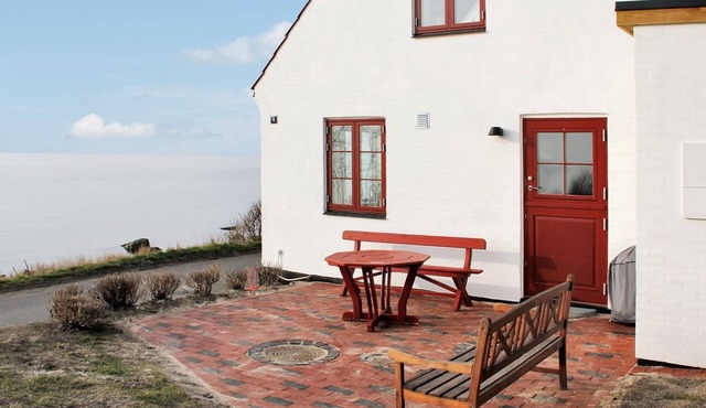 "Uschi" - 15m from the sea by Interhome