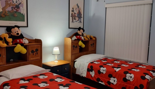 USD 150/night Private and Spacious 4BR/3BA 15 min from Disney, Pool.