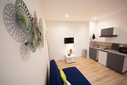 !USHUIÄ! Superbe studio HOME STAGING en plein CENTRE-VILLE.