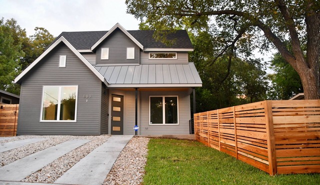 UT; HOME WITH FREE BREAKFAST & LATE CHECKOUT